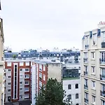 Superb Cozy And Bright Apartment In Paris